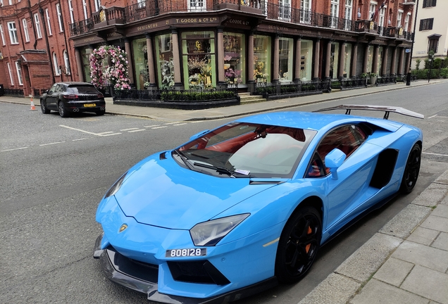 Lamborghini Aventador LP700-4