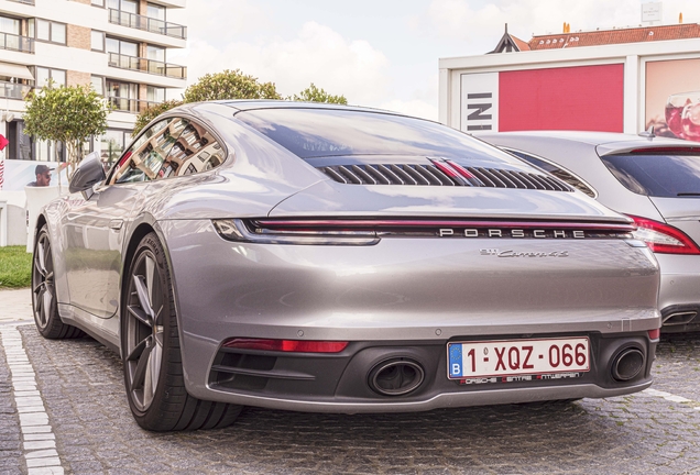 Porsche 992 Carrera 4S