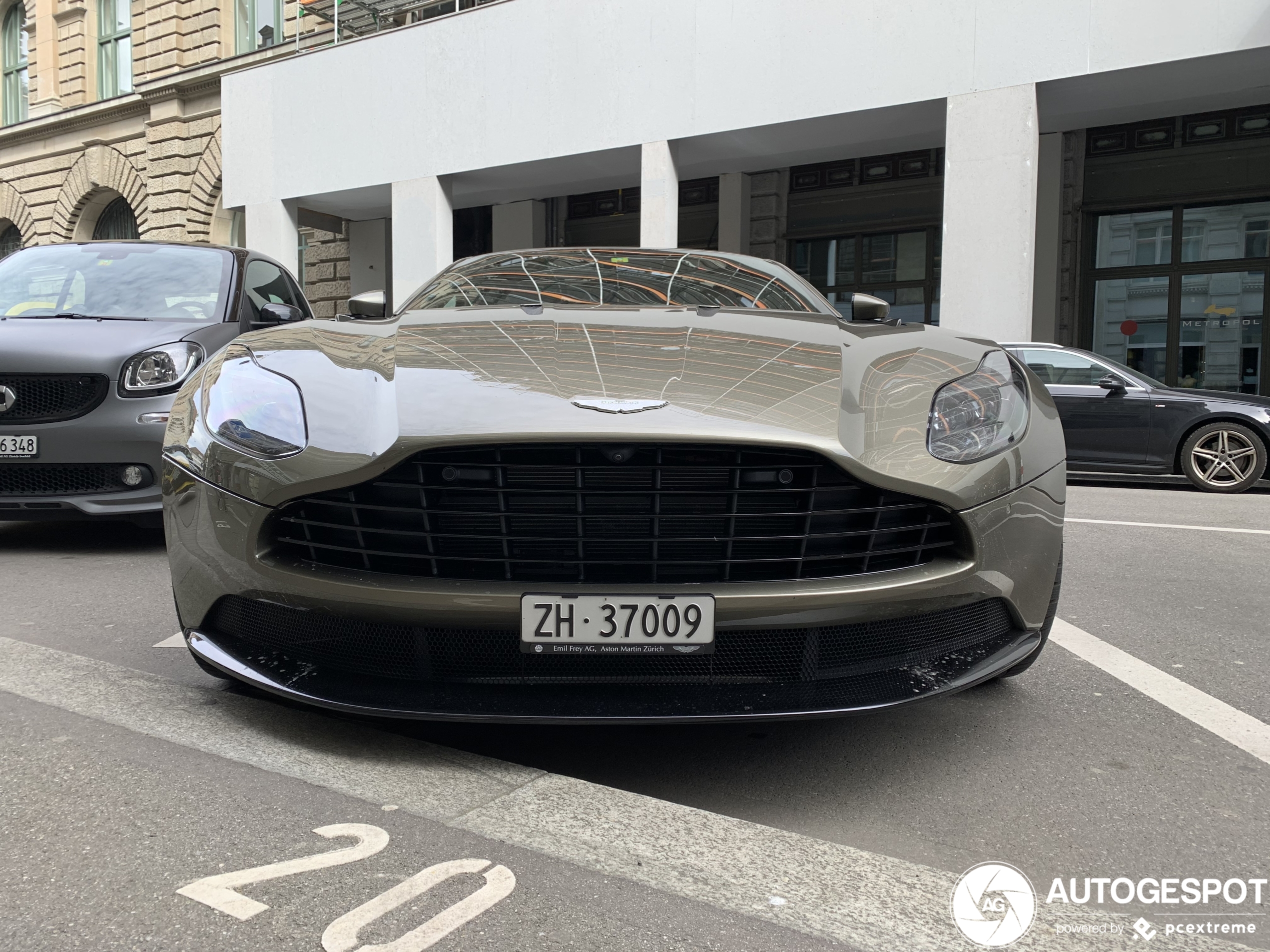 Aston Martin DB11