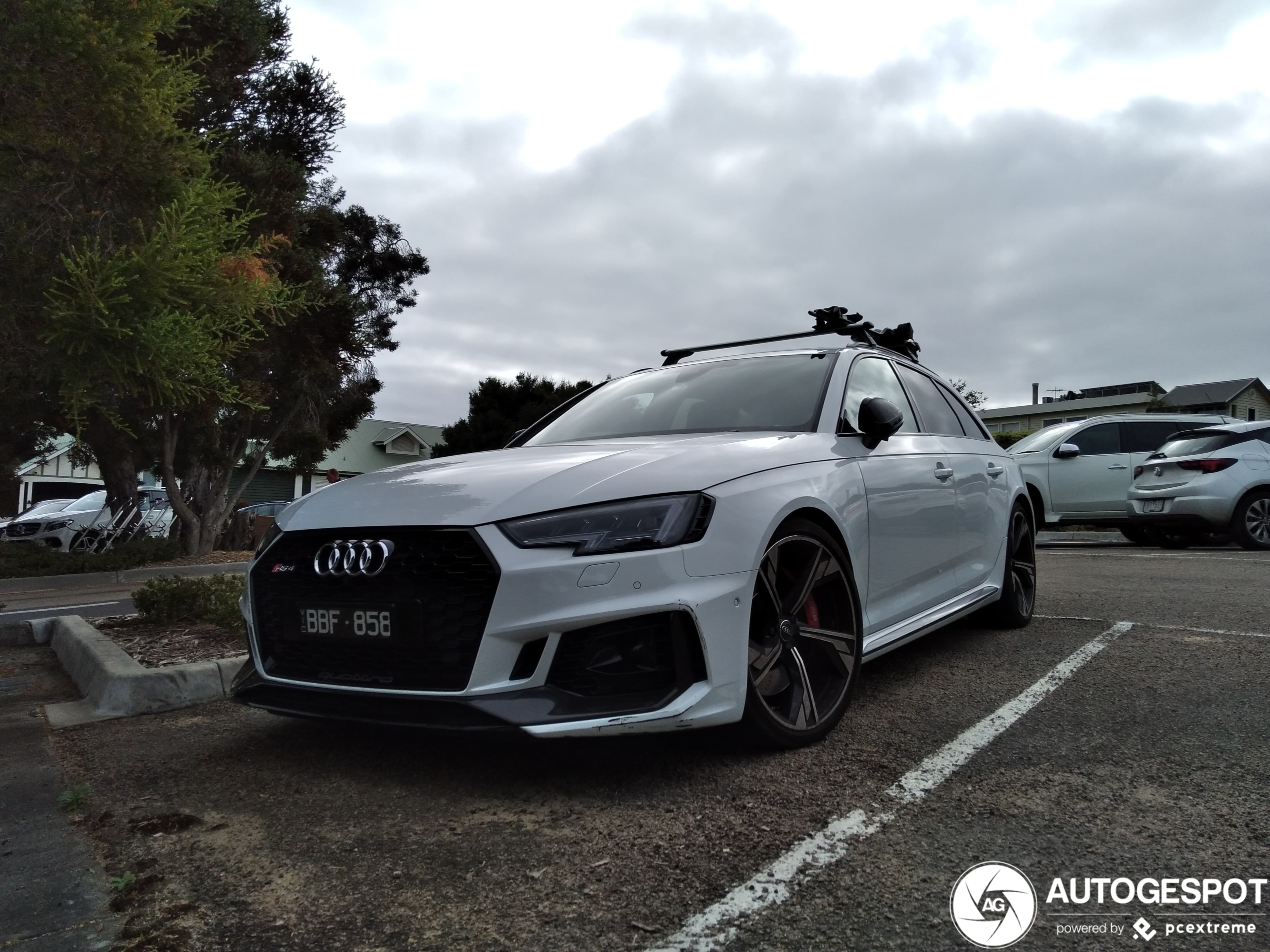 Audi RS4 Avant B9