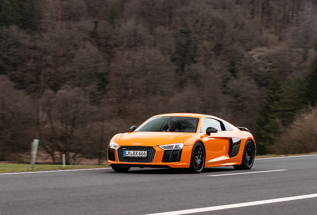 Audi R8 V10 Plus 2015