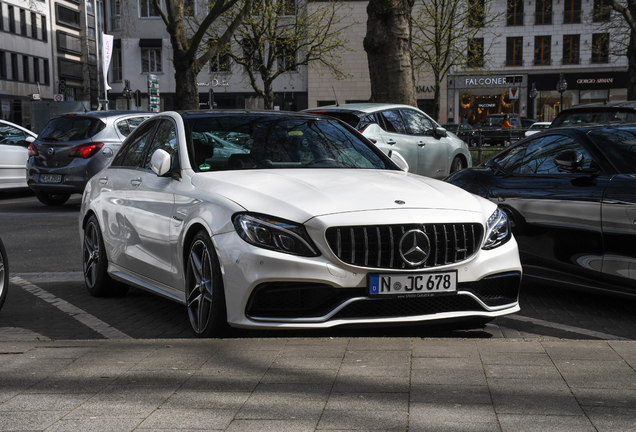 Mercedes-AMG C 63 S W205