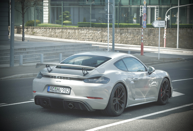 Porsche 718 Cayman GT4