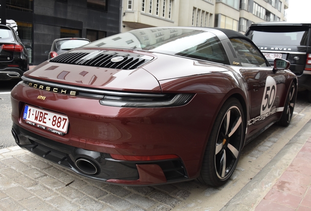 Porsche 992 Targa 4S Heritage Design Edition