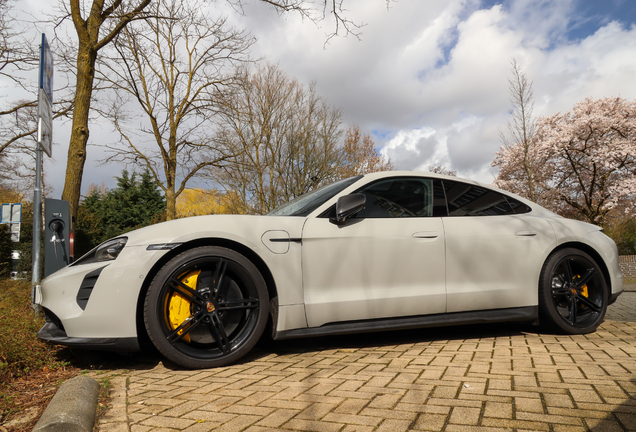 Porsche Taycan Turbo S