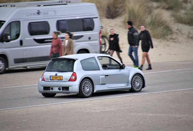 Renault Clio V6