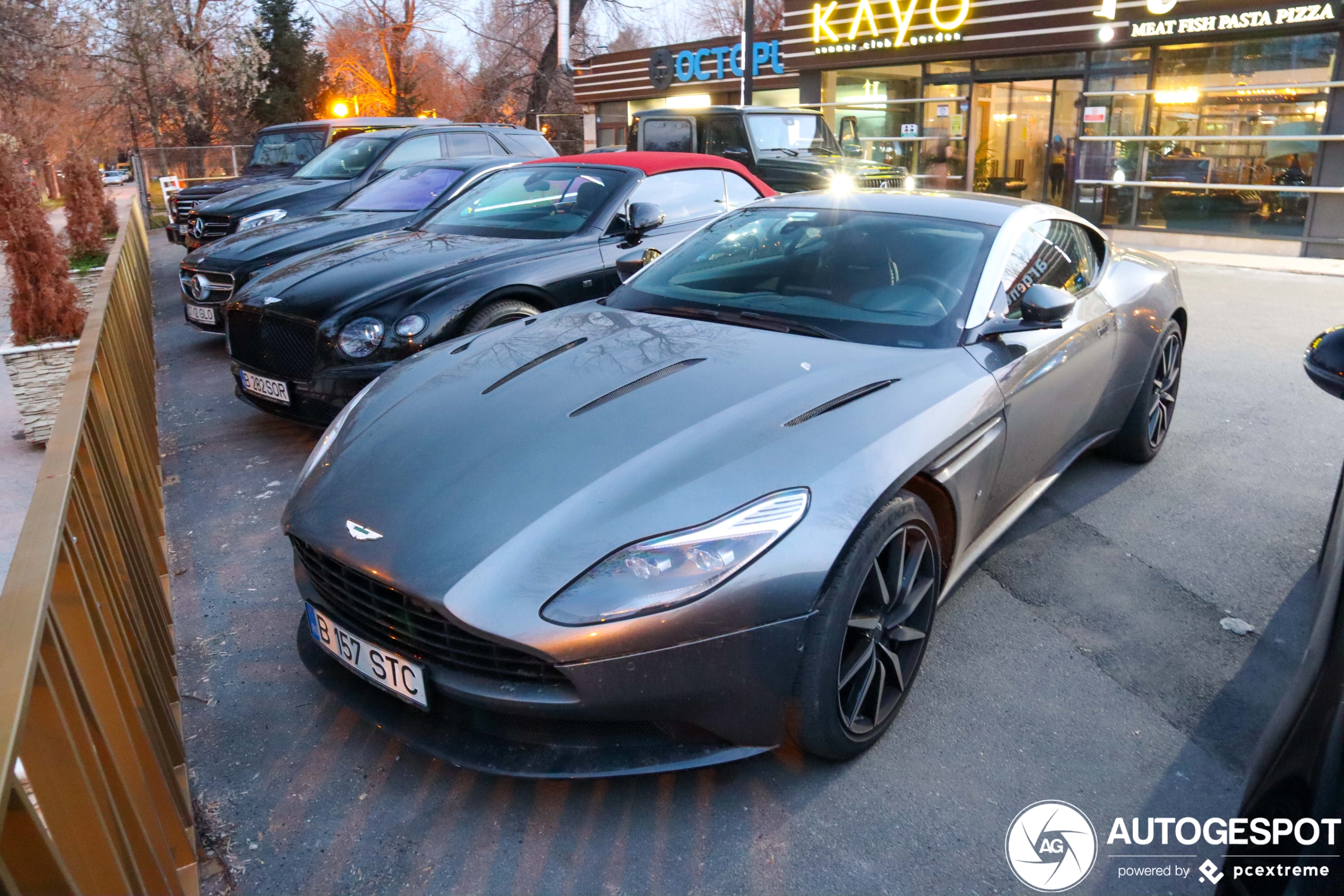 Aston Martin DB11