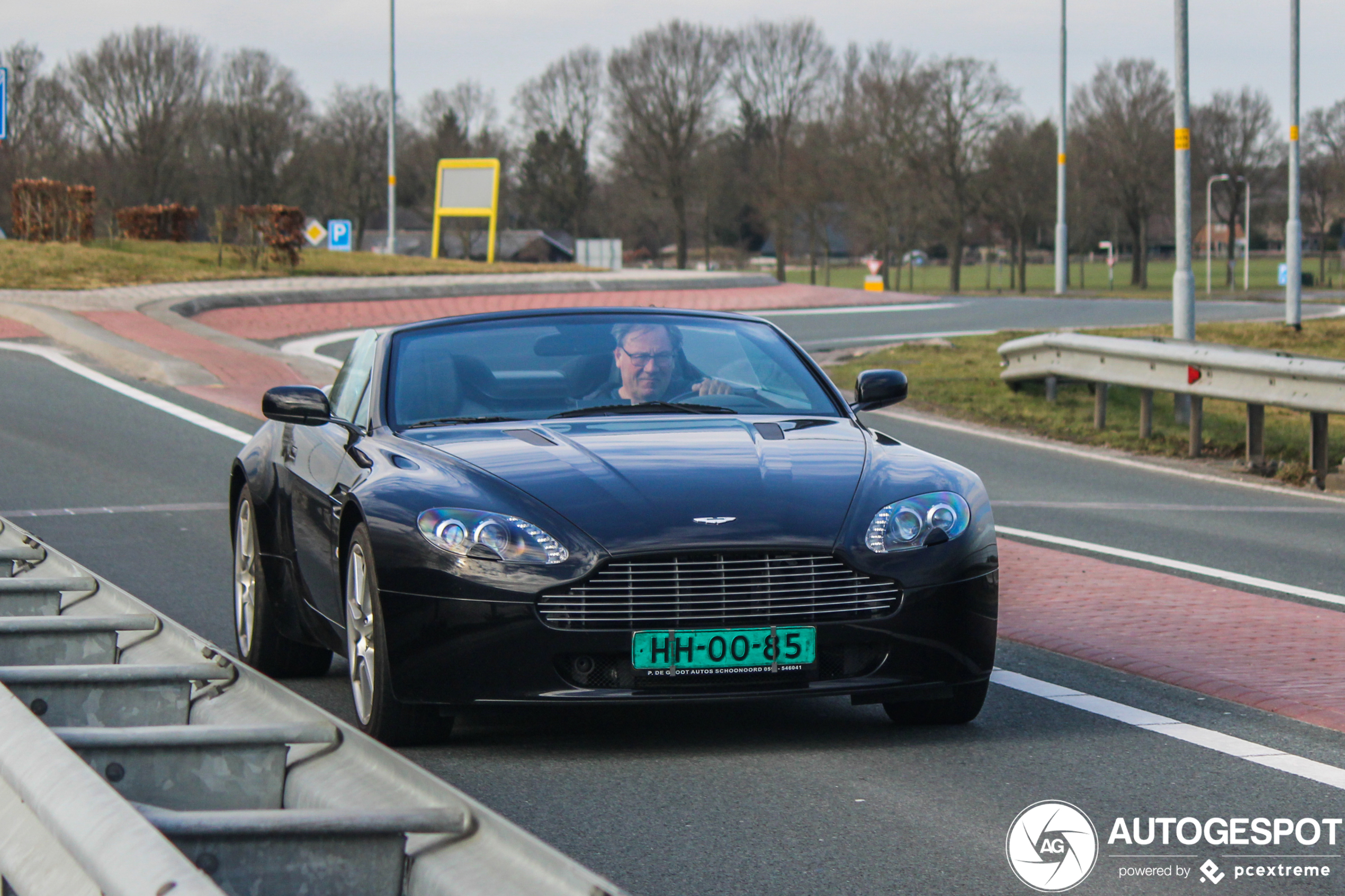 Aston Martin V8 Vantage Roadster