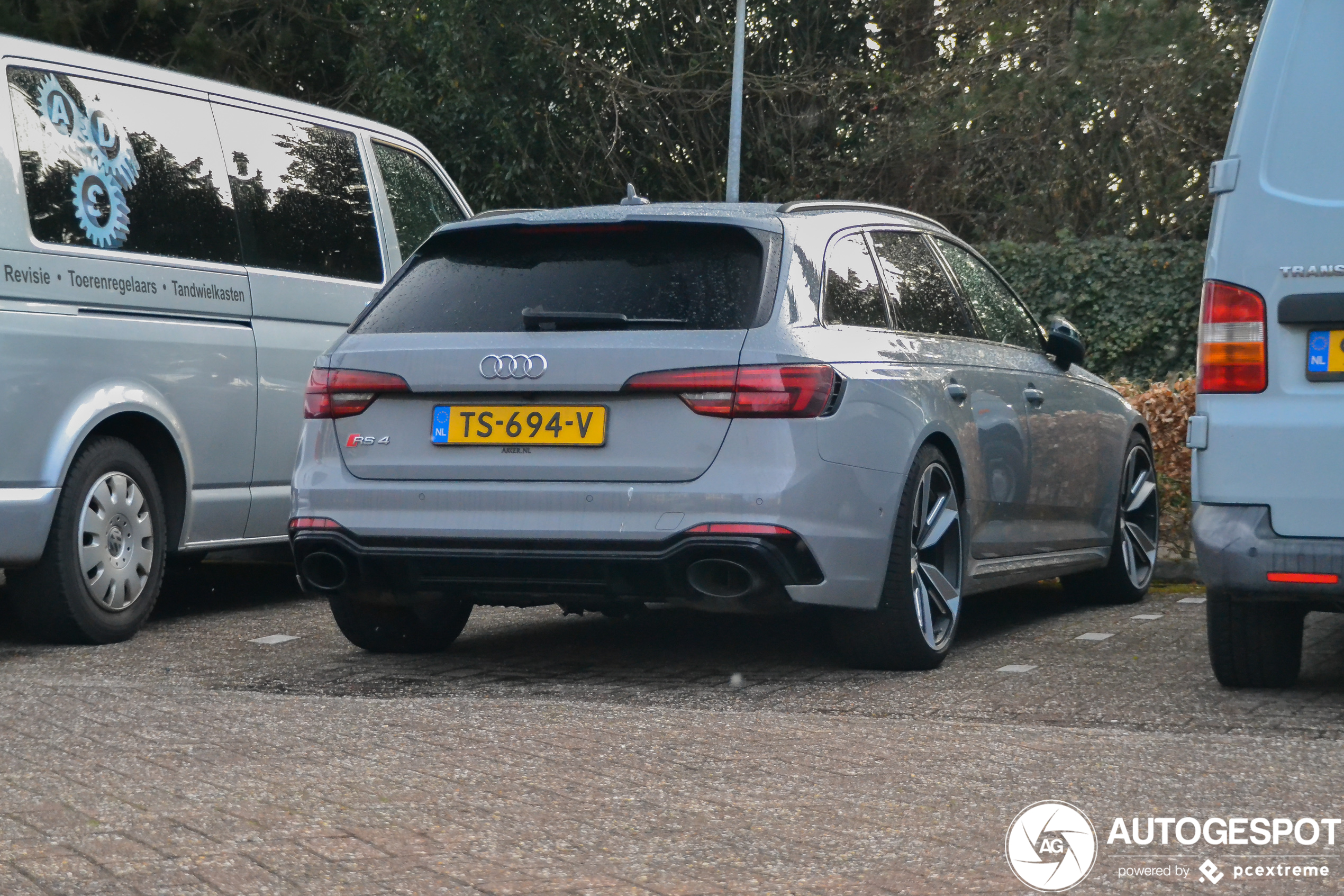 Audi RS4 Avant B9