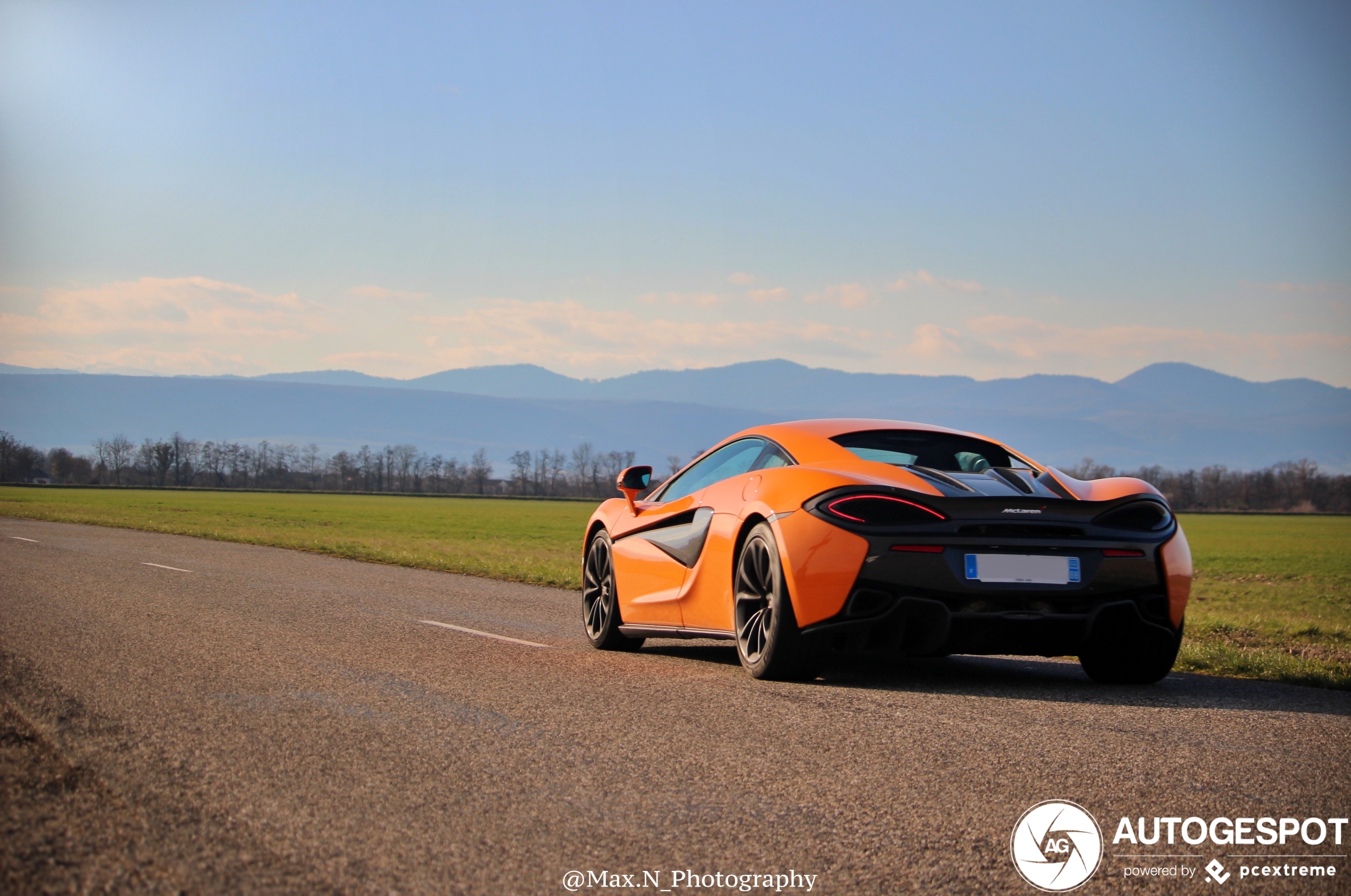 McLaren 570S