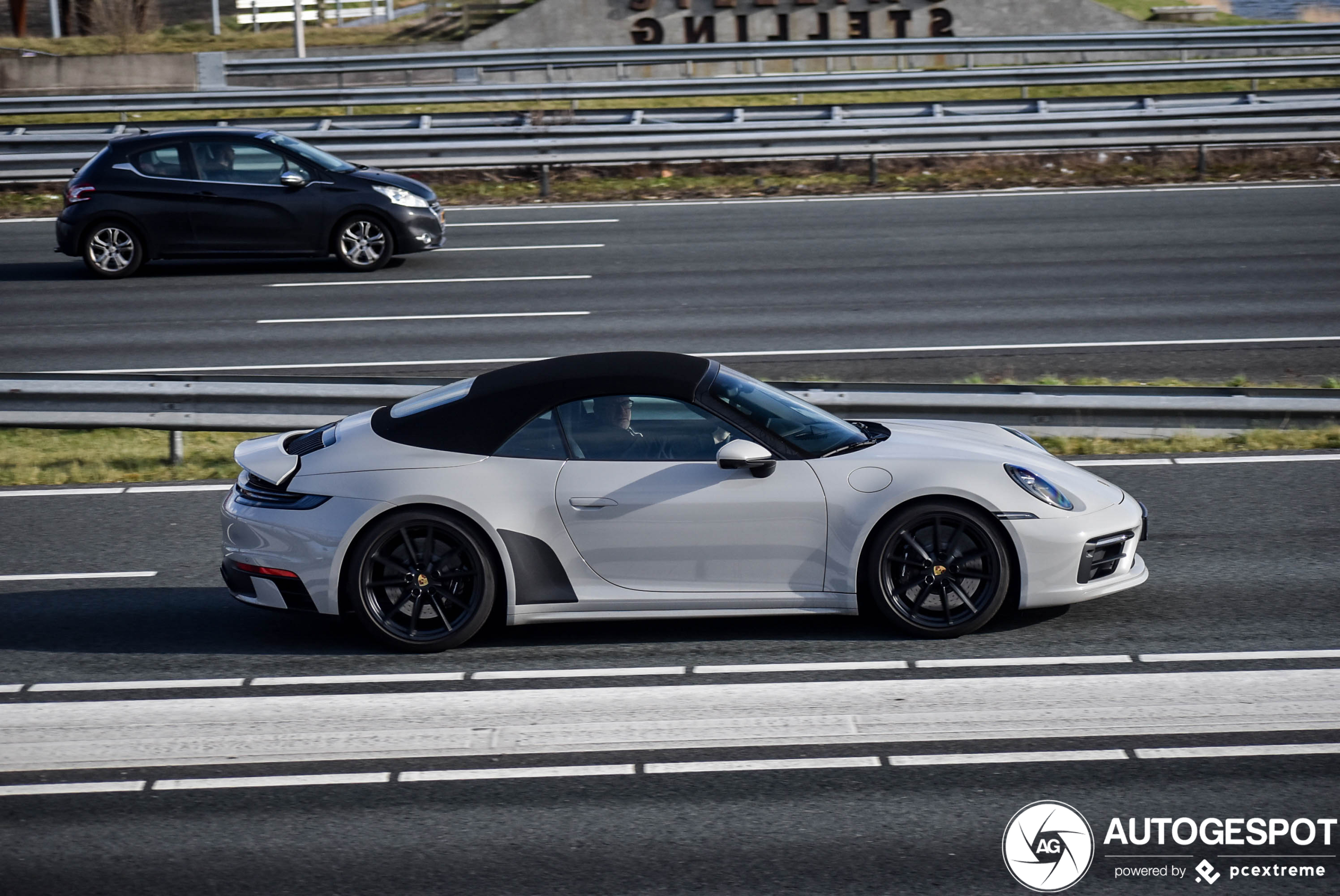 Porsche 992 Carrera 4S Cabriolet