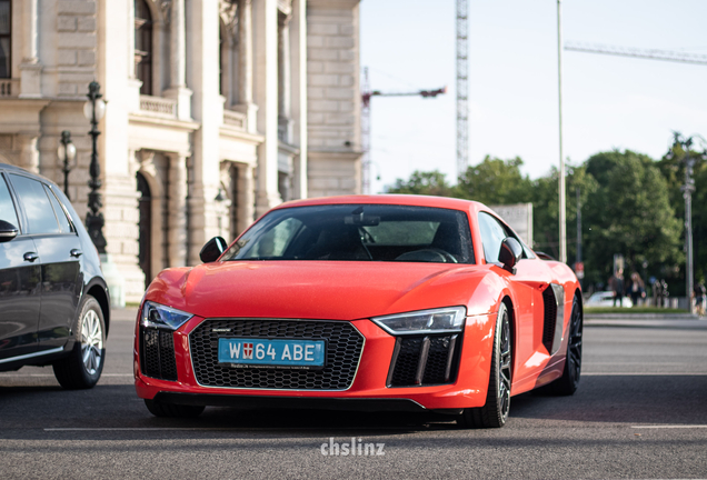 Audi R8 V10 Plus 2015