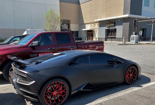 Lamborghini Huracán LP640-4 Performante