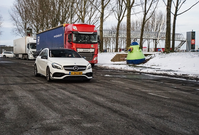 Mercedes-AMG A 45 W176 2015