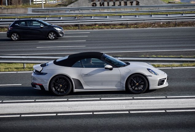 Porsche 992 Carrera 4S Cabriolet