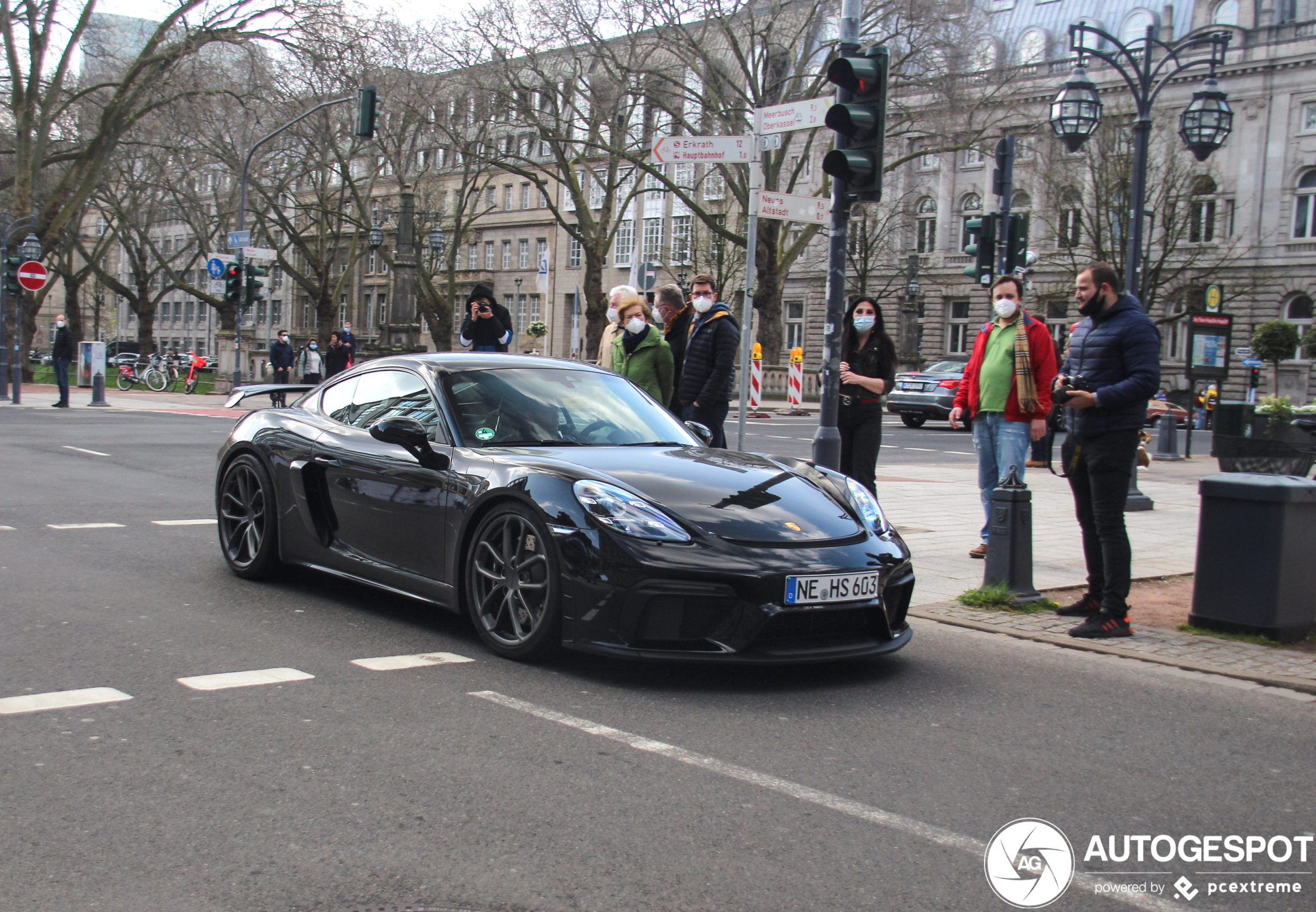 Porsche 718 Cayman GT4