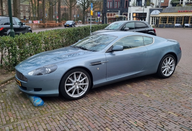 Aston Martin DB9