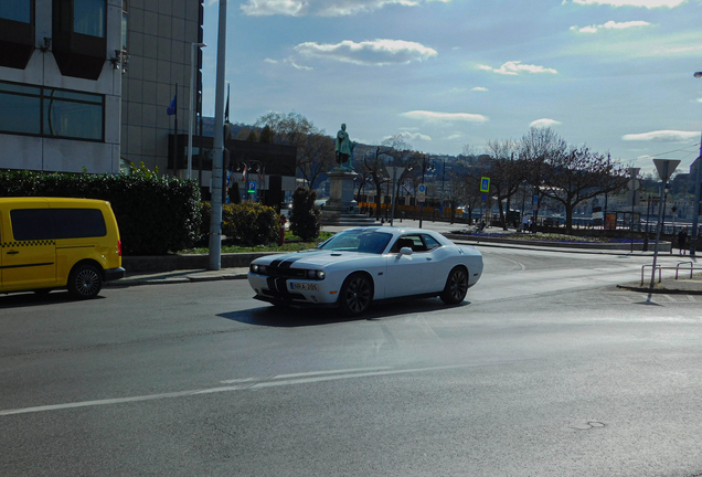 Dodge Challenger SRT-8 392