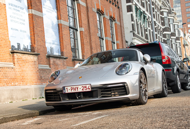 Porsche 992 Carrera 4S Cabriolet