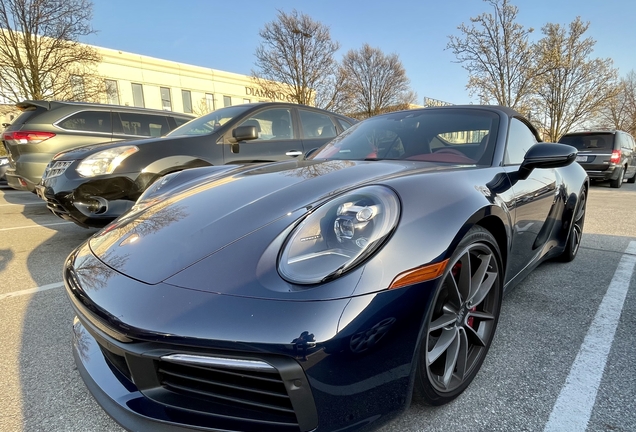 Porsche 992 Carrera 4S Cabriolet