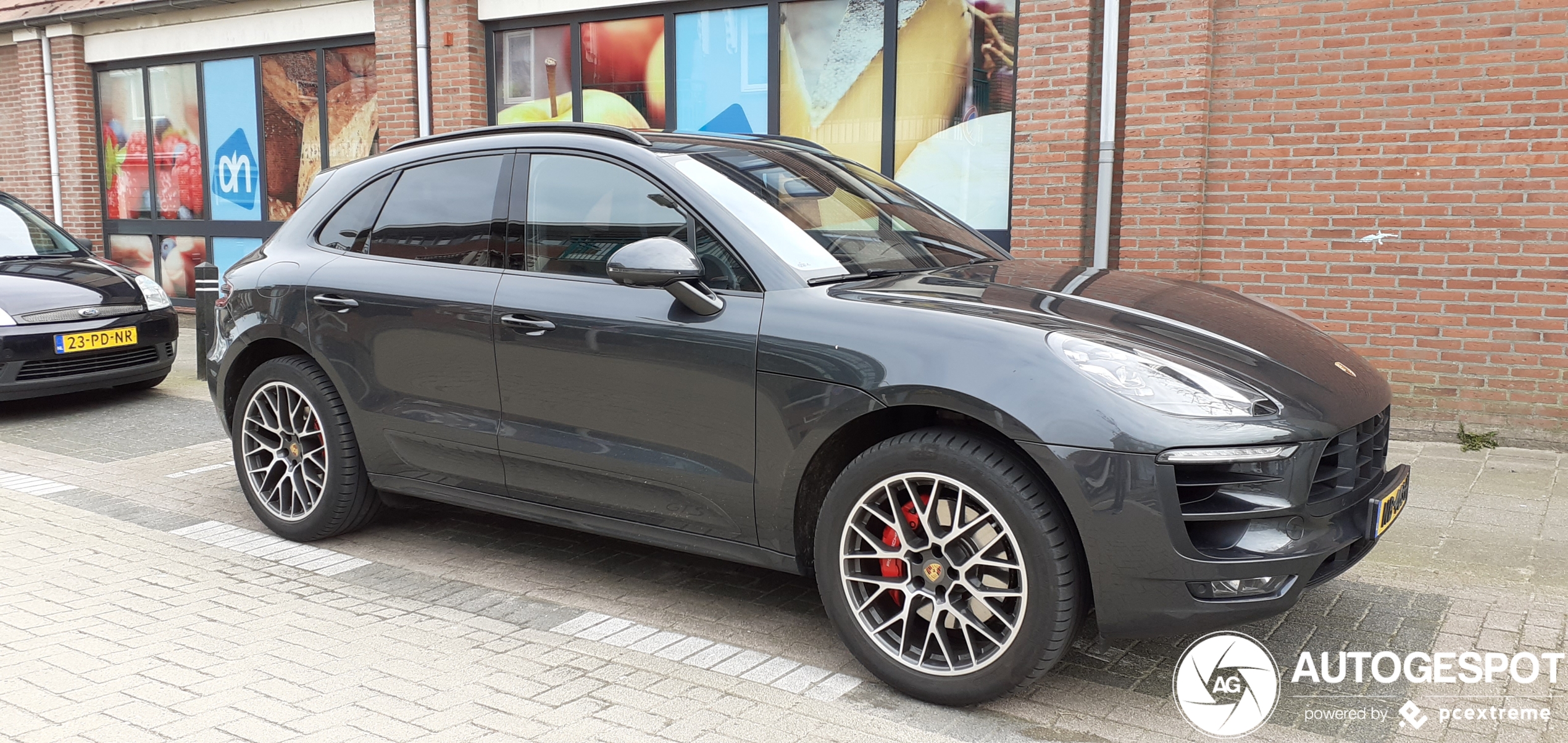 Porsche 95B Macan GTS