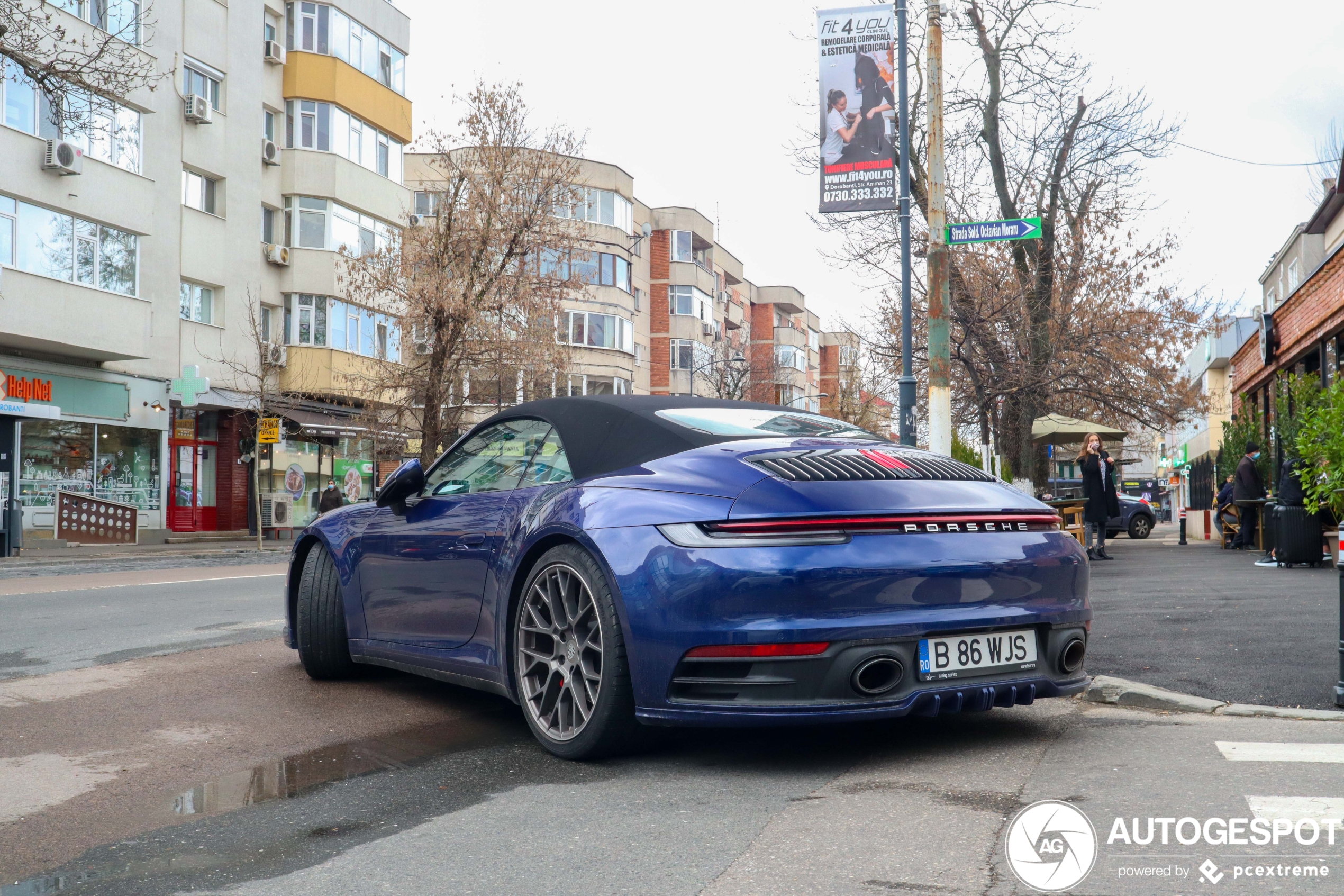 Porsche 992 Carrera 4S Cabriolet