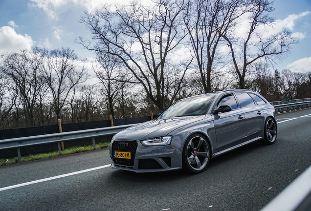 Audi RS4 Avant B8