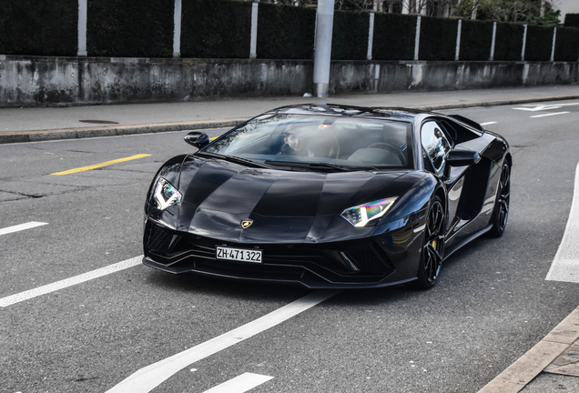 Lamborghini Aventador S LP740-4