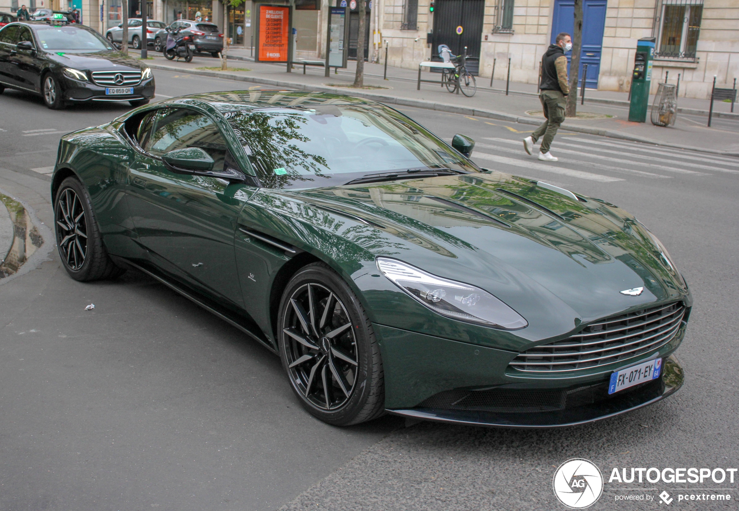 Aston Martin DB11