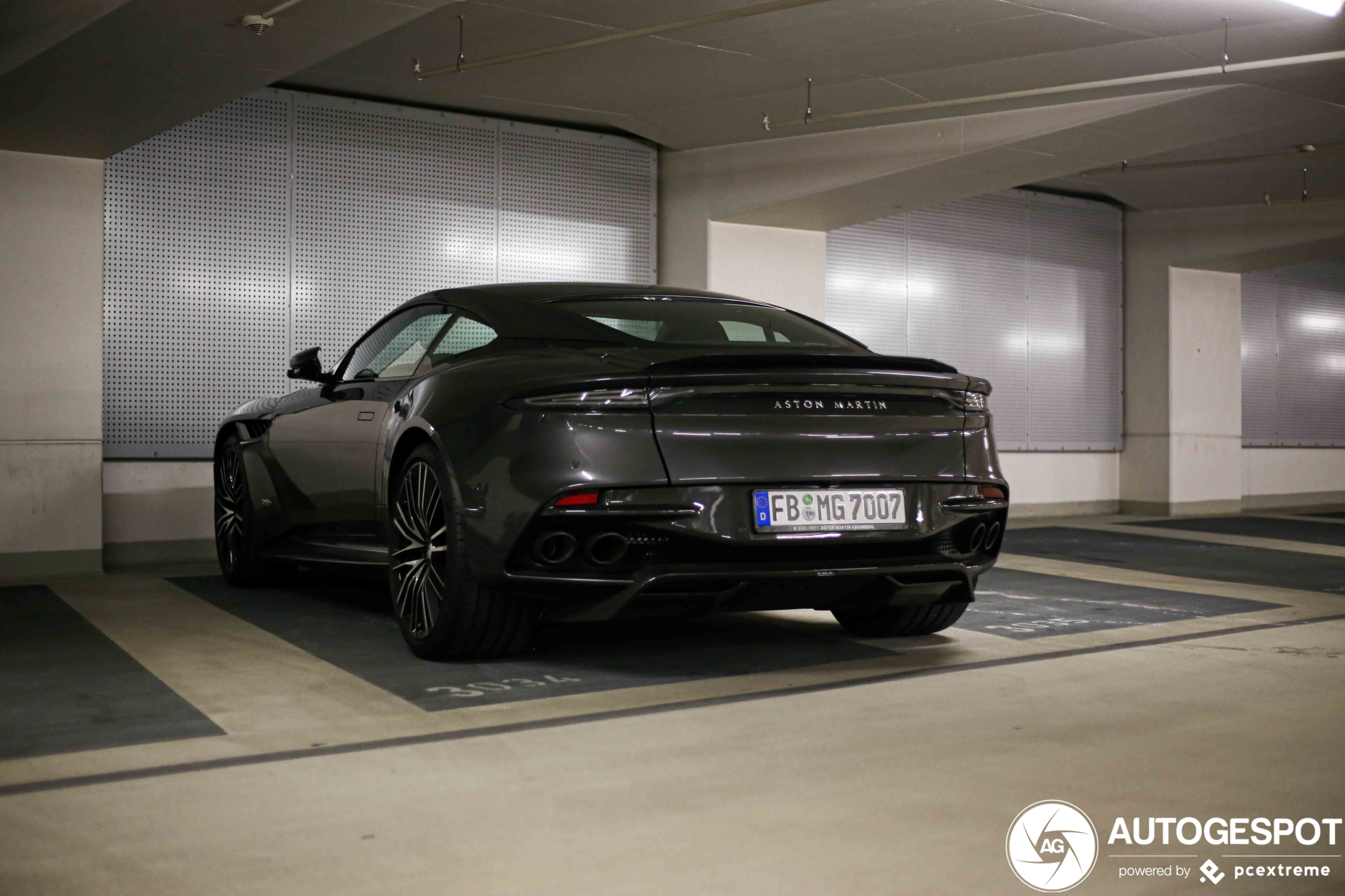 Aston Martin DBS Superleggera