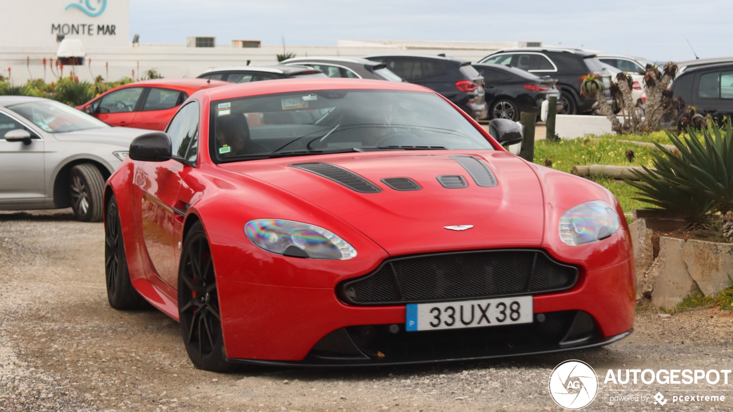 Aston Martin V12 Vantage S