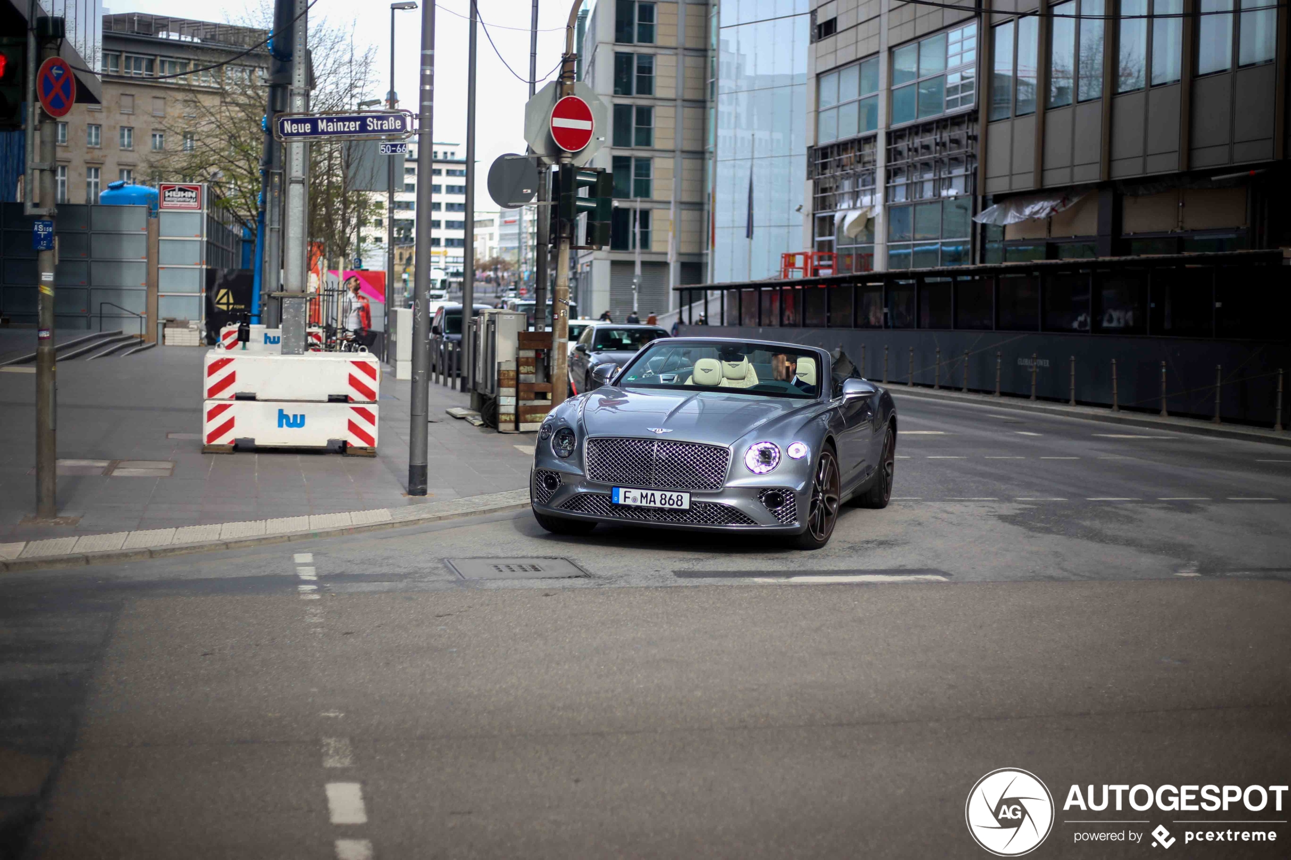 Bentley Continental GTC V8 2020