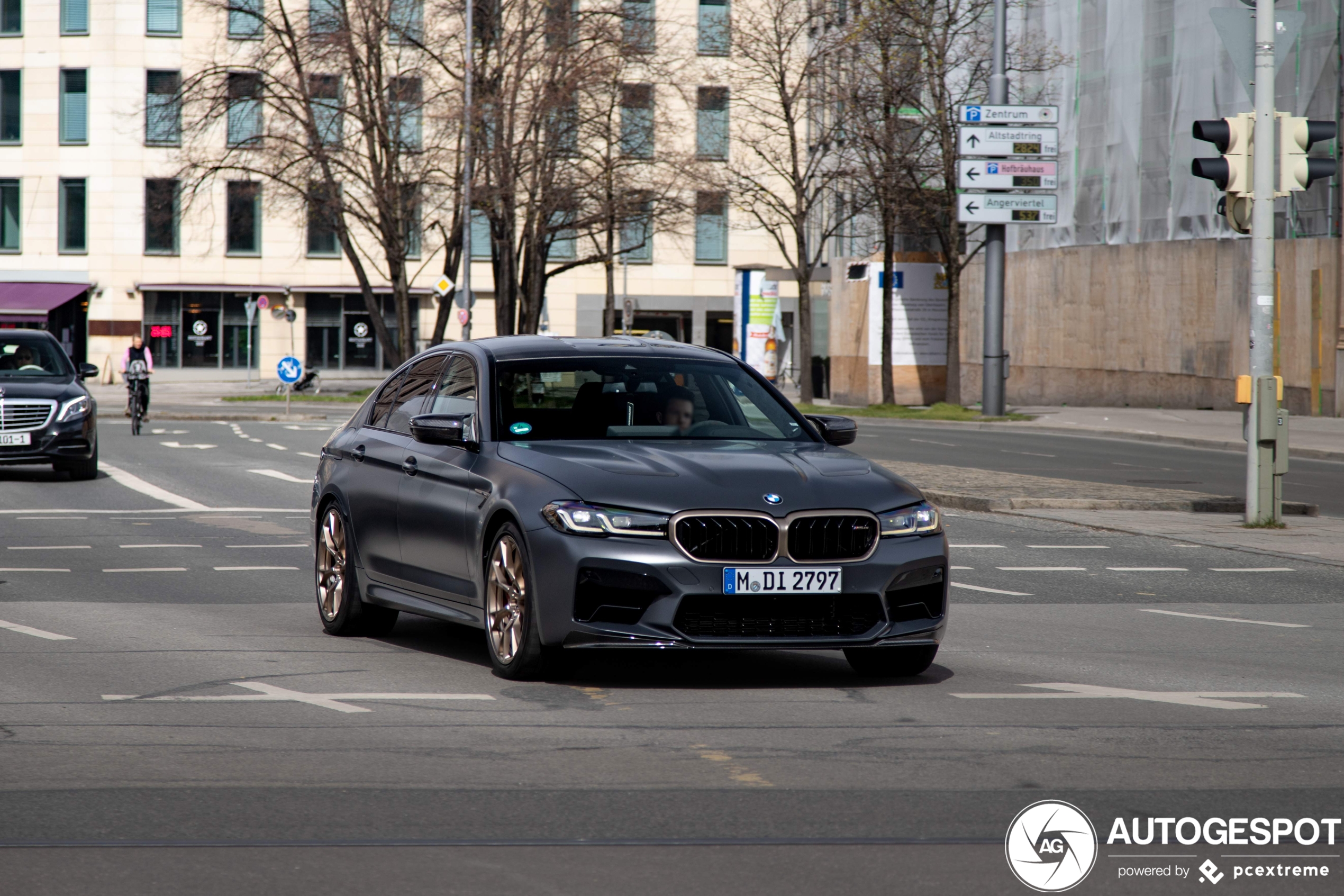 Hardcore BMW M5 CS verschijnt op straat