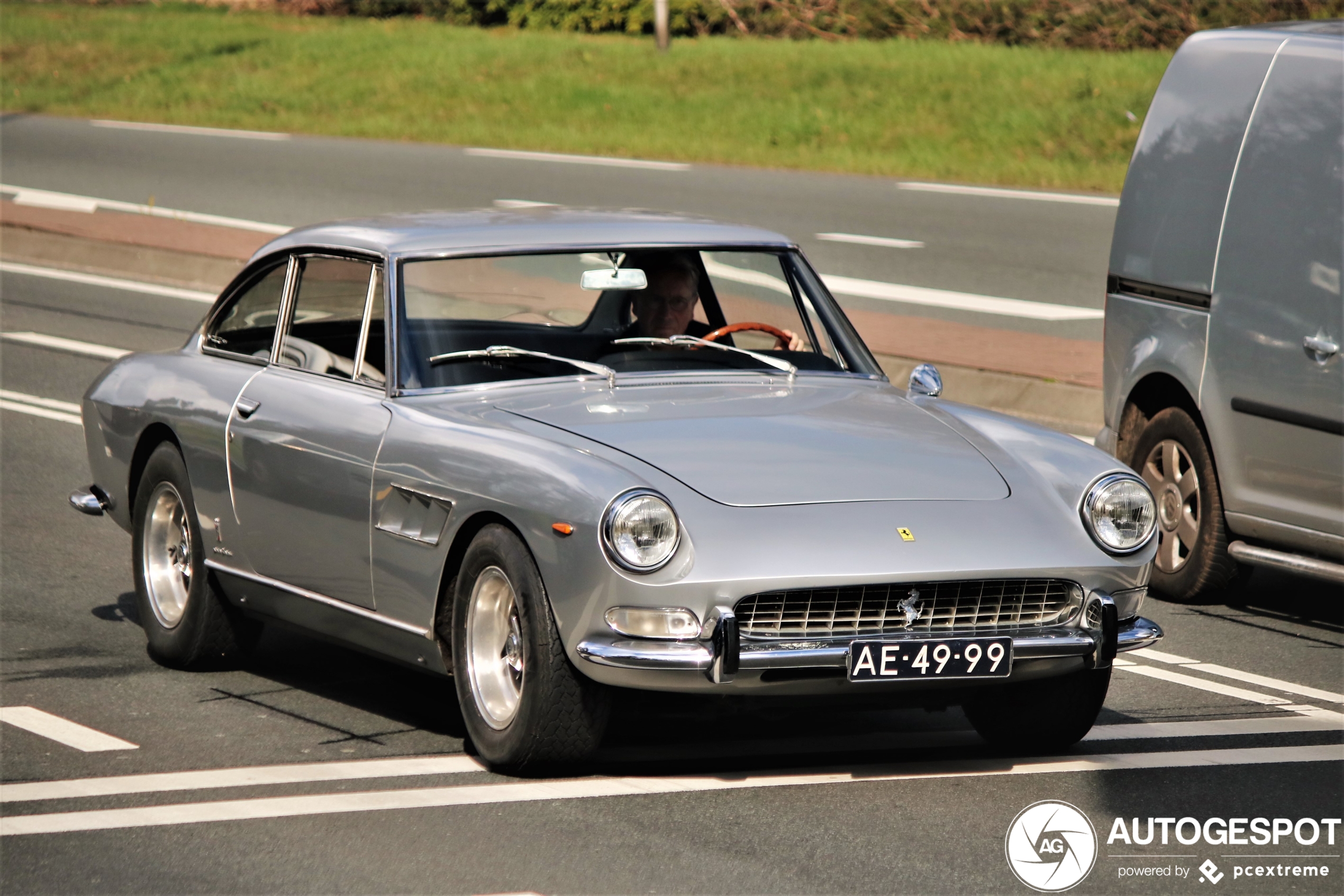 Ferrari 330 GT 2+2 Series II