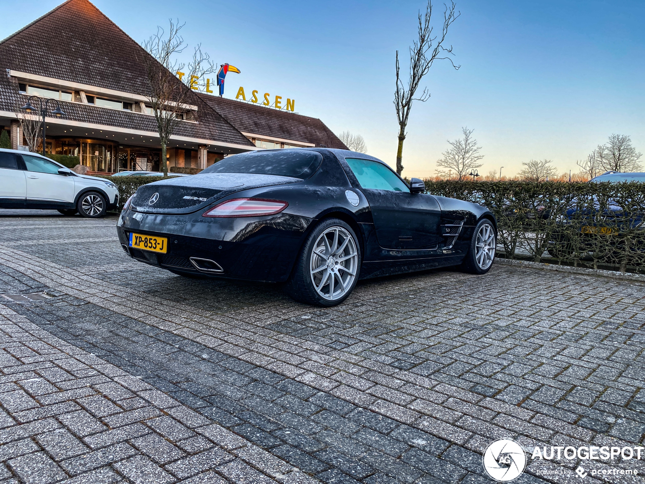 Mercedes-Benz SLS AMG