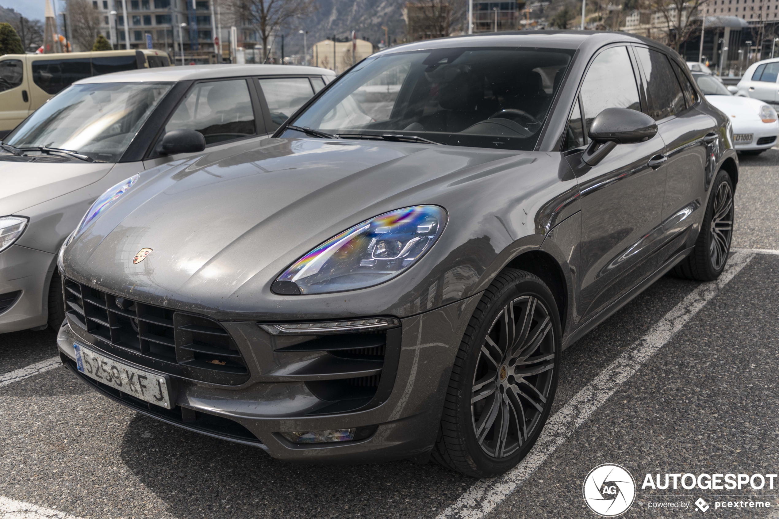 Porsche 95B Macan GTS