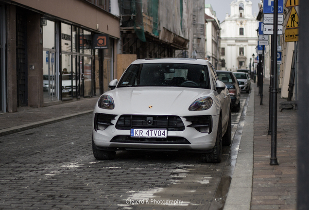 Porsche 95B Macan GTS MkII