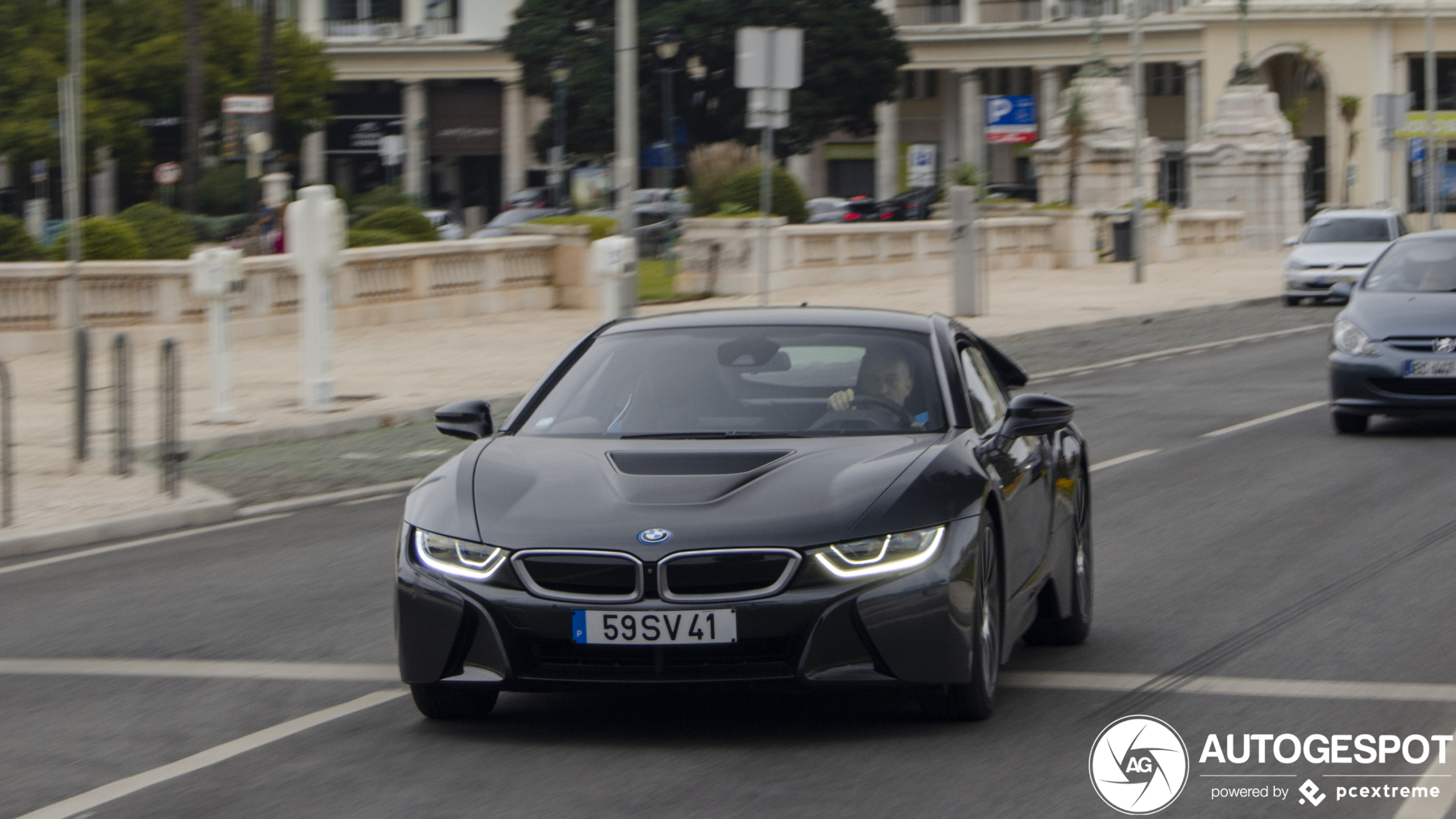 BMW i8