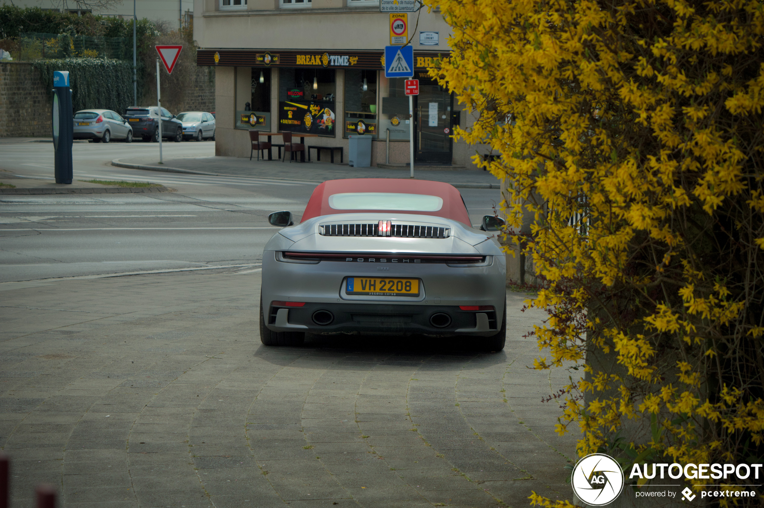 Porsche 992 Carrera 4S Cabriolet