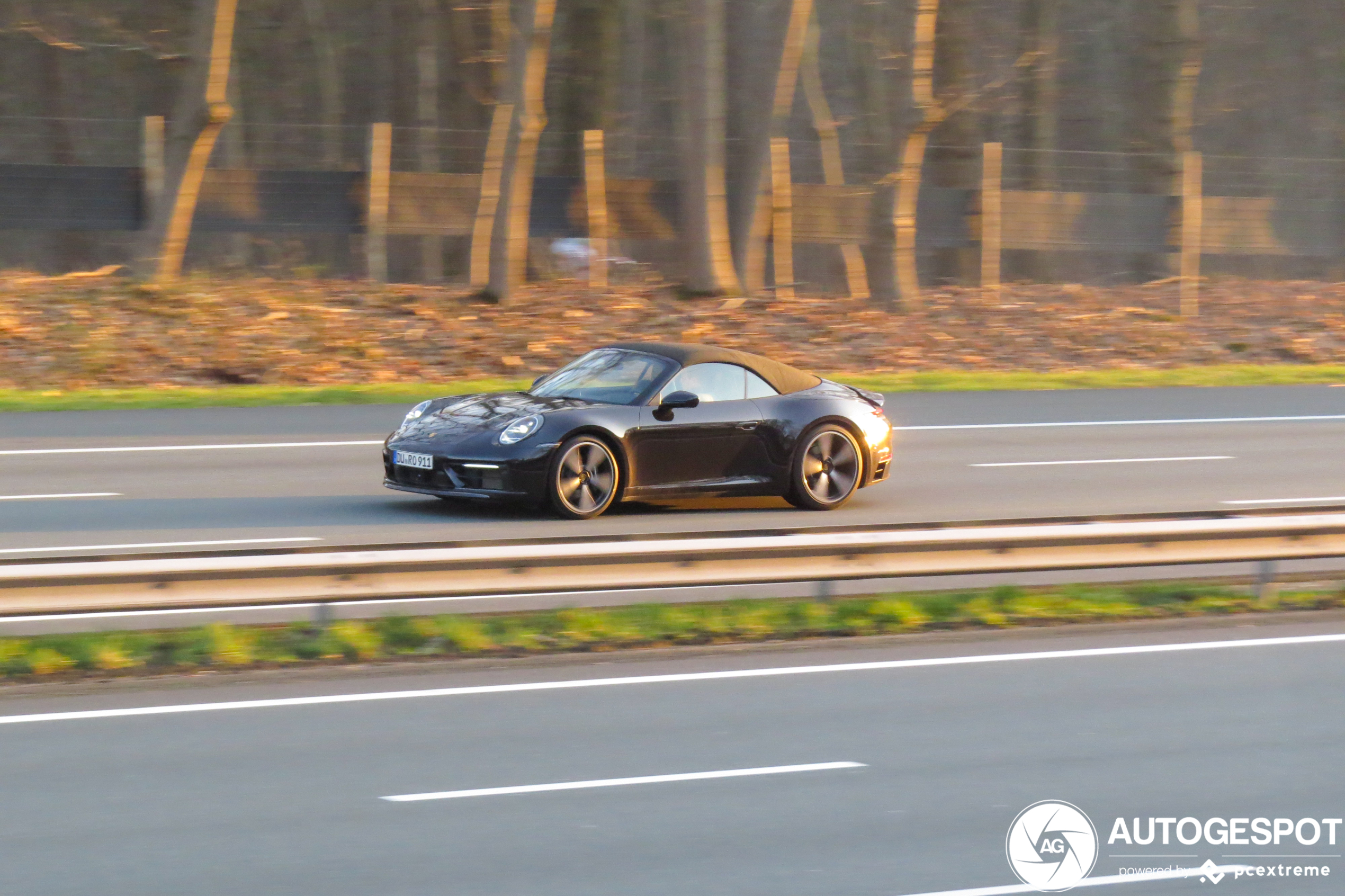 Porsche 992 Carrera 4S Cabriolet