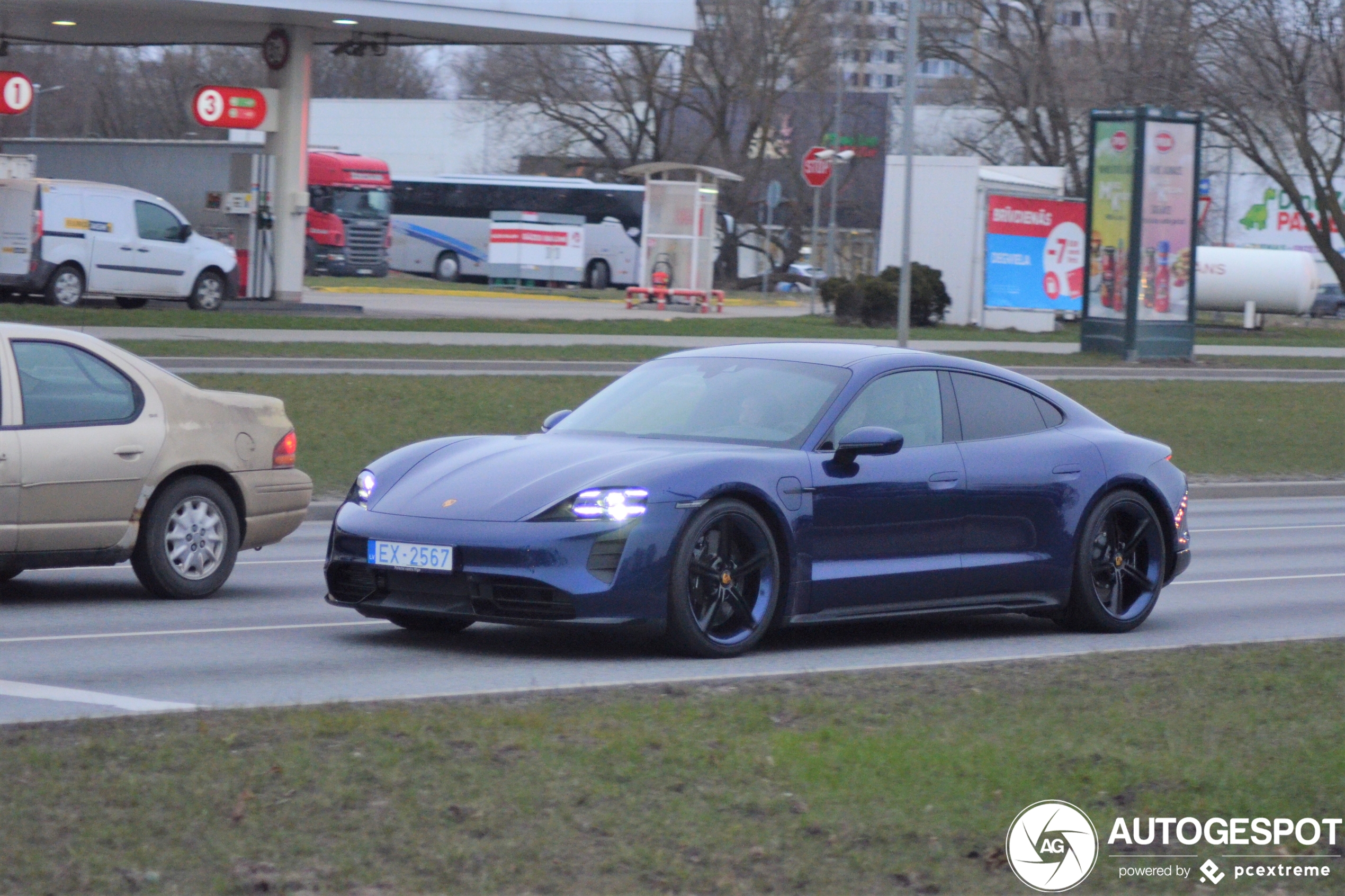 Porsche Taycan Turbo