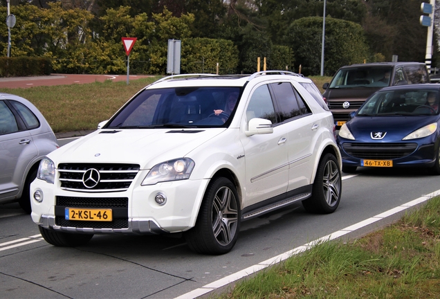 Mercedes-Benz ML 63 AMG 10th Anniversary