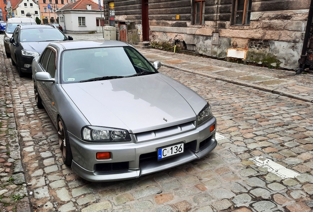 Nissan Skyline R34 Sedan