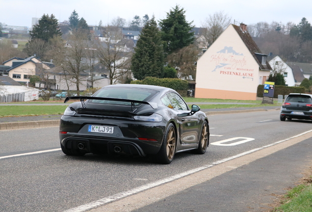 Porsche 718 Cayman GT4