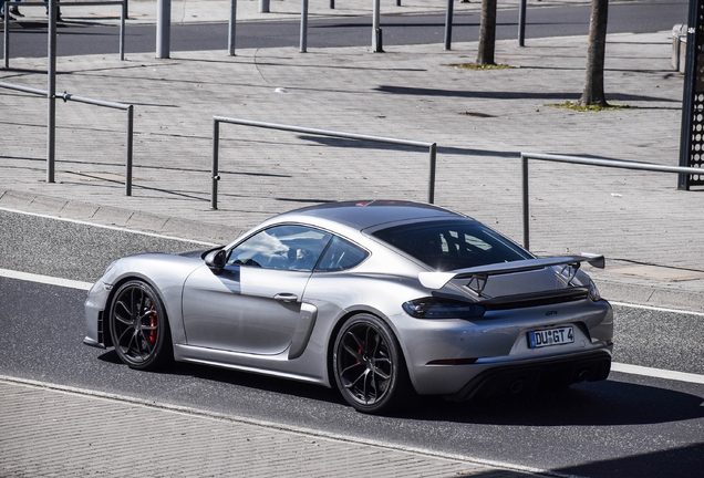 Porsche 718 Cayman GT4