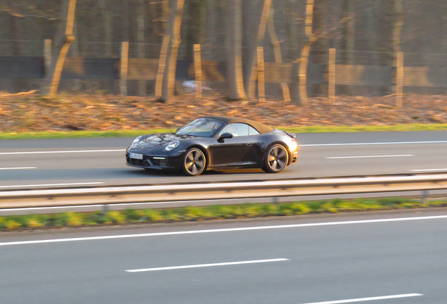 Porsche 992 Carrera 4S Cabriolet