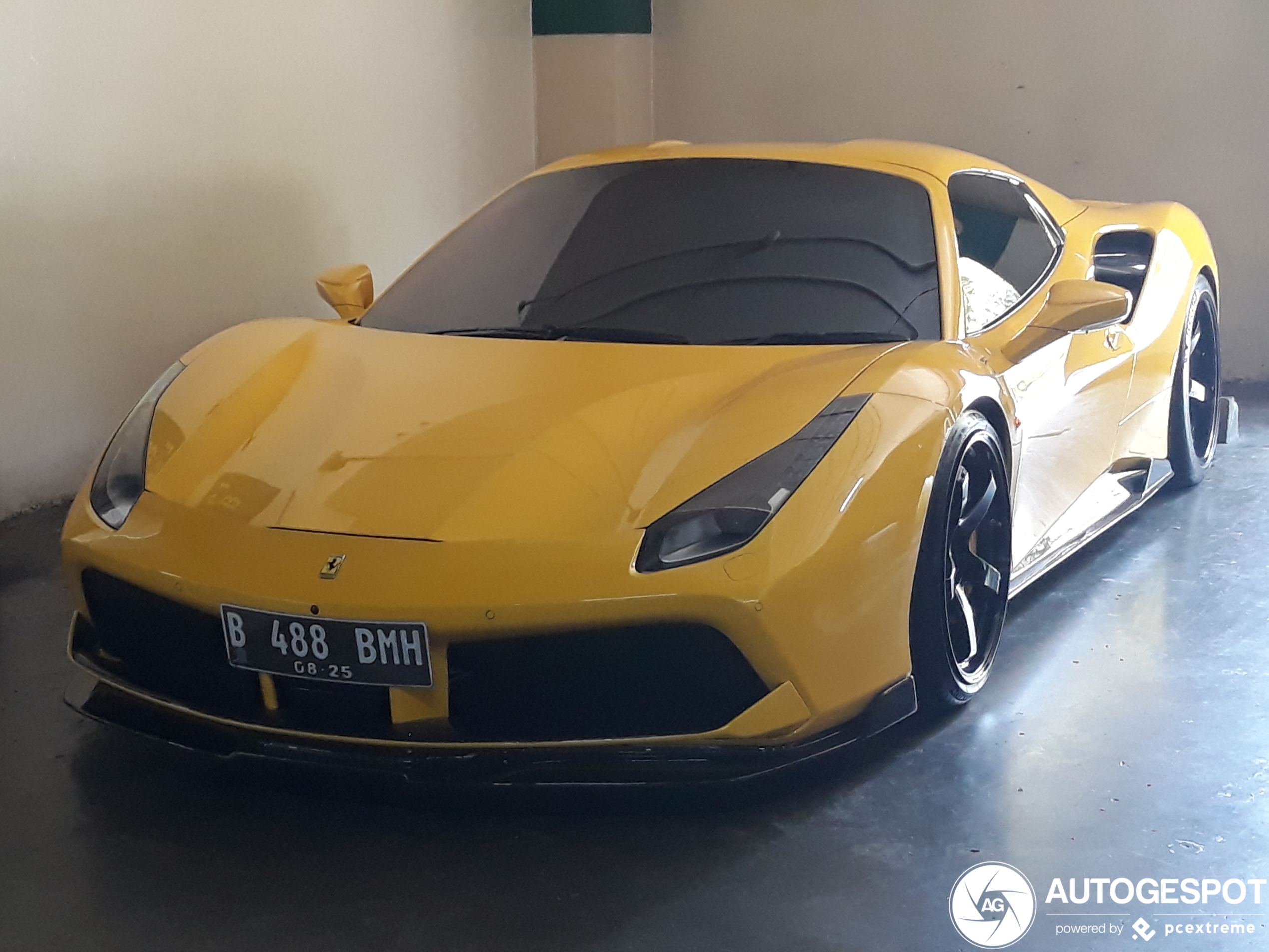 Ferrari 488 Spider Novitec Rosso