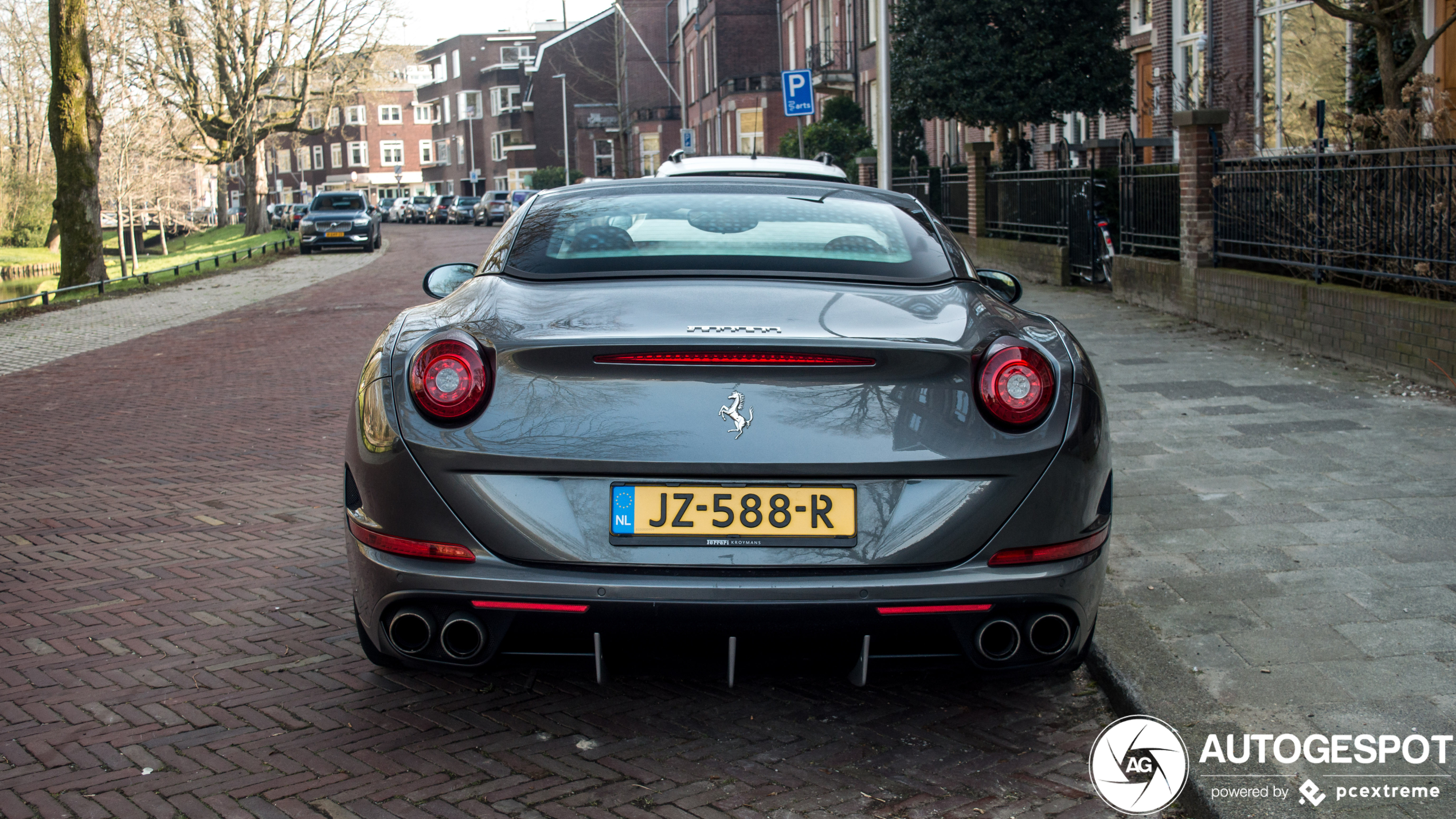 Ferrari California T