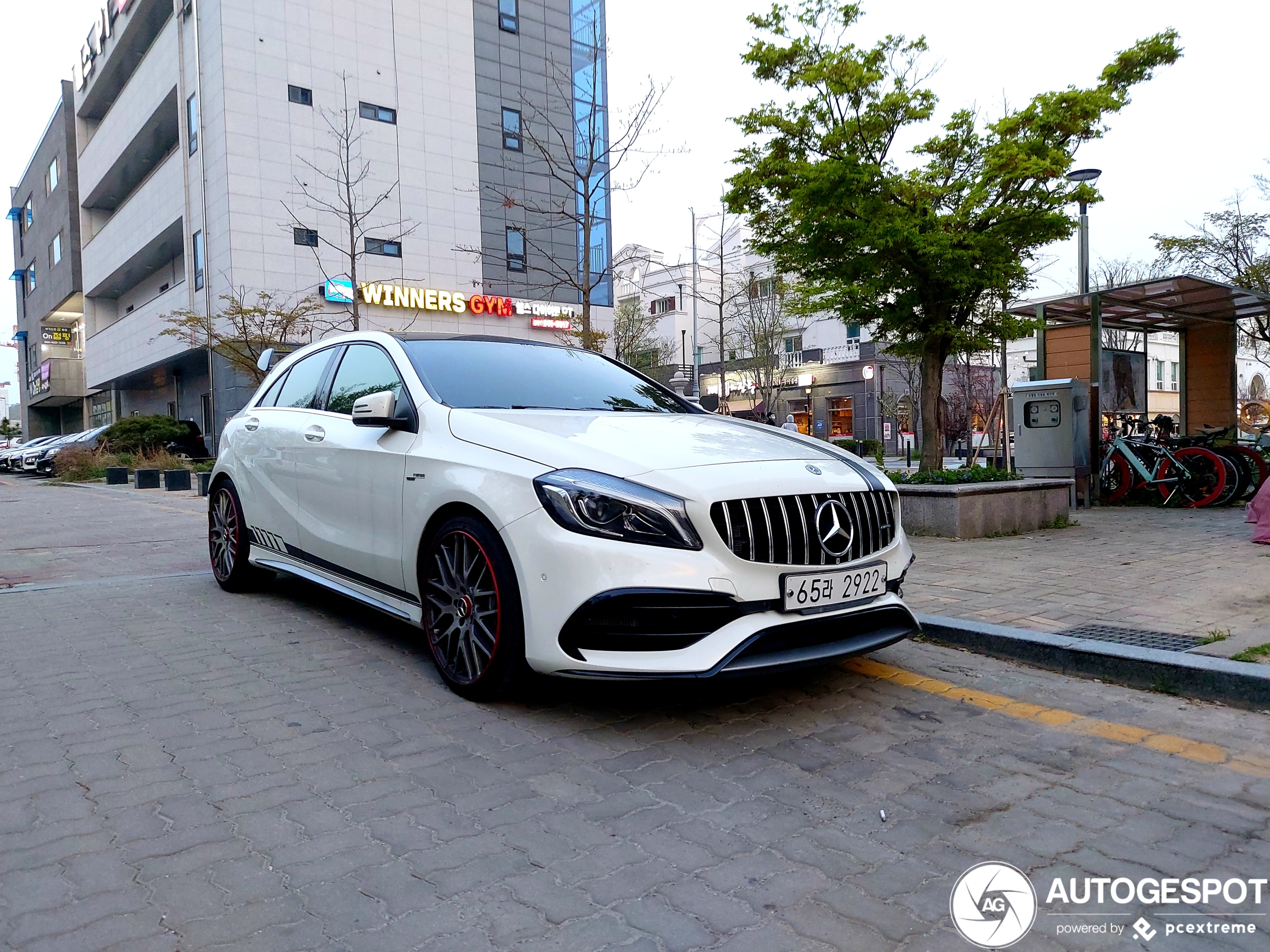 Mercedes-AMG A 45 W176 2015