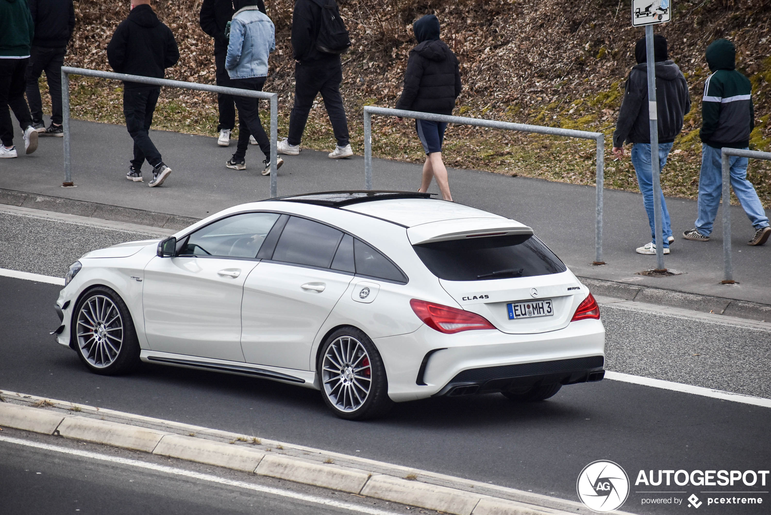 Mercedes-Benz CLA 45 AMG Shooting Brake